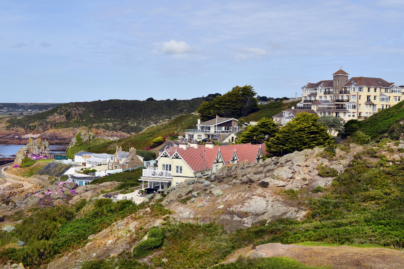 Sea Breezes And Country Walks – St Brelade