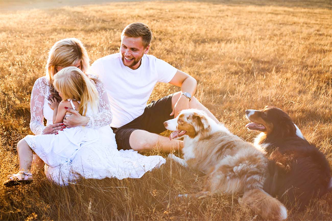 Family photoshoot by Aimee De La Mare