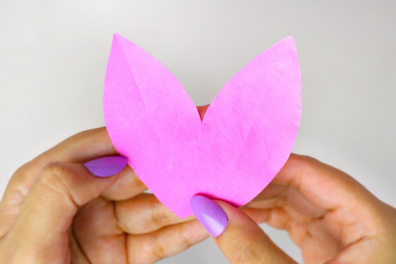 Crafting a Jersey Lily-Inspired Paper Flower - step 3
