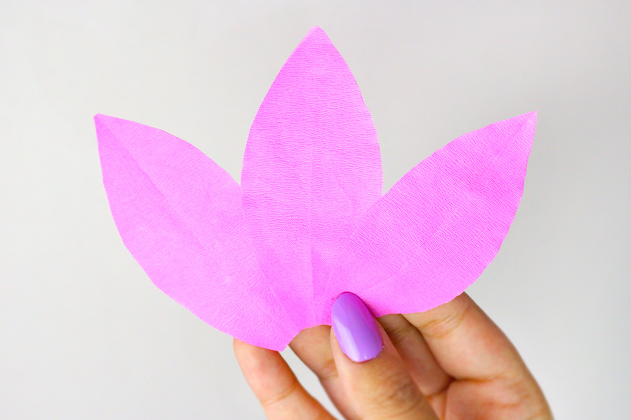 Crafting a Jersey Lily-Inspired Paper Flower - step 3