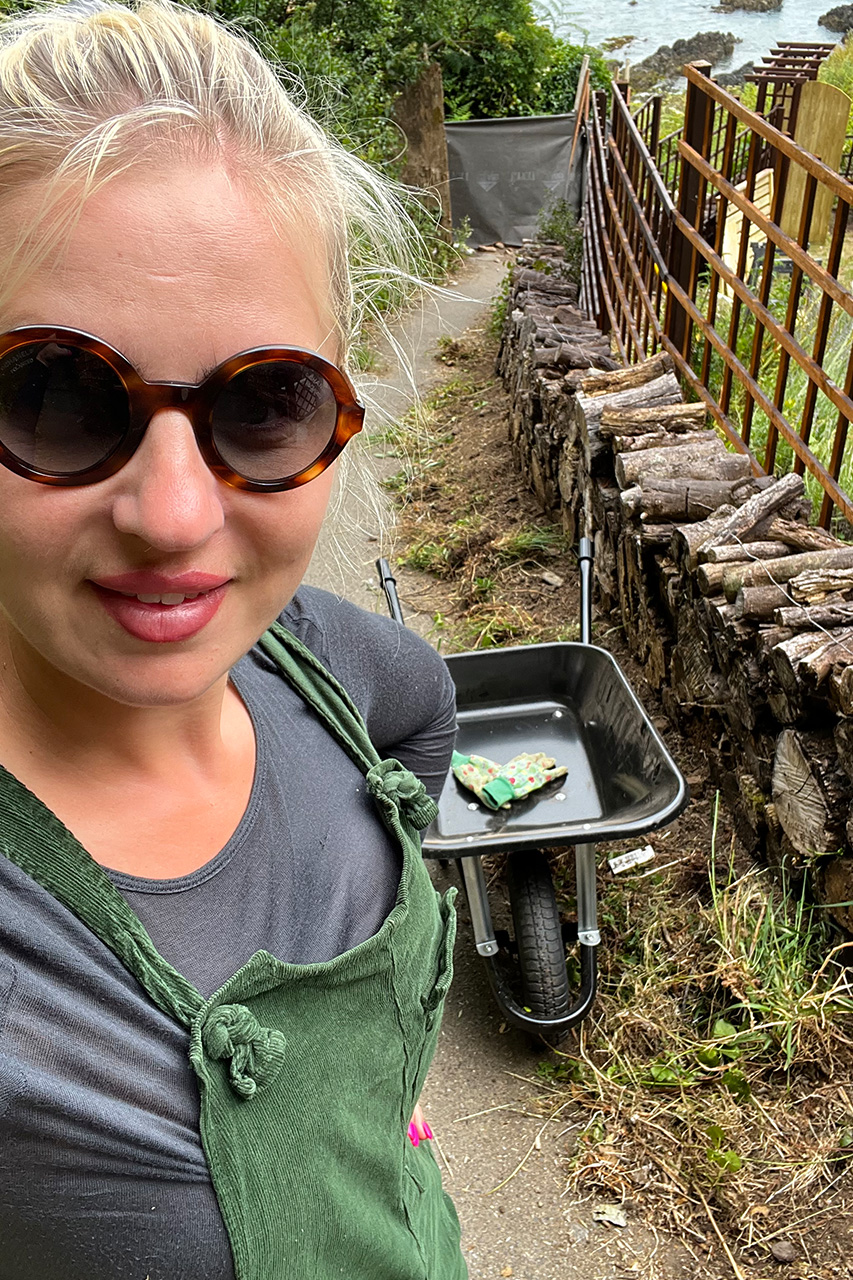 Natalia Silvester gardening